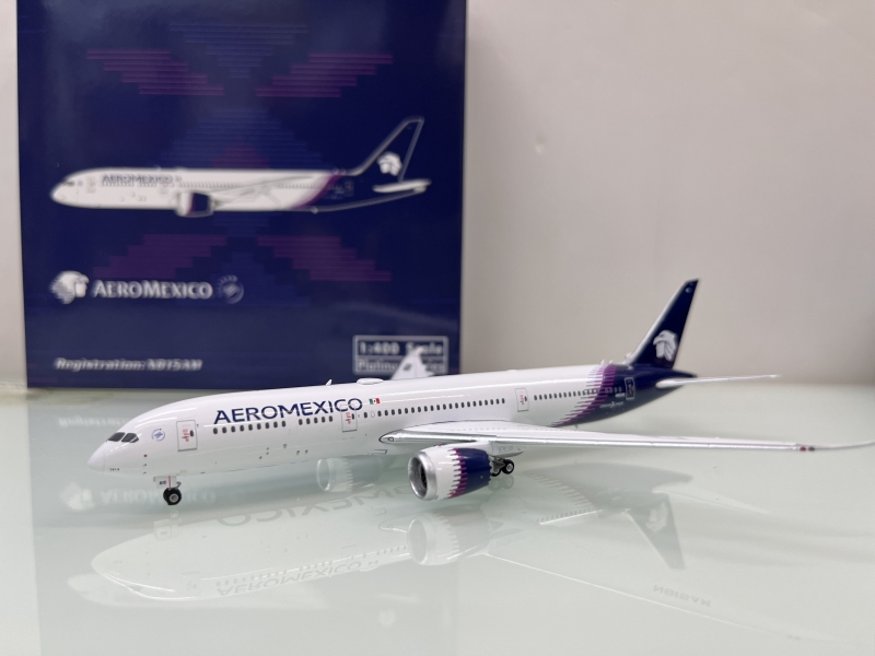 1:400 Aeromexico B787-9