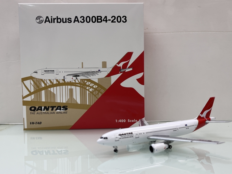 1:400 Qantas A300 