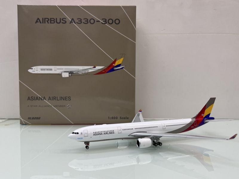 1:400 Asiana Airlines A330- ...