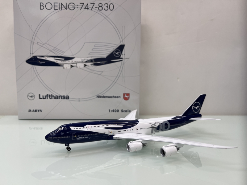 1:400 Lufthansa B747-8