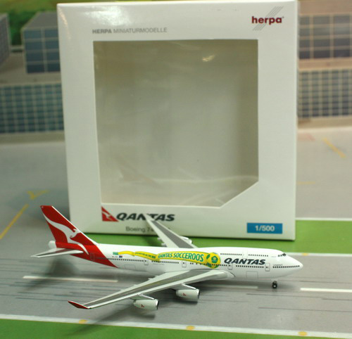 1:500 Qantas B747-400