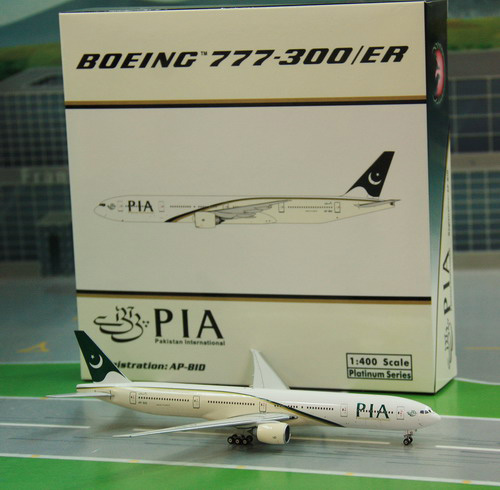 1:400 PIA B777-300ER