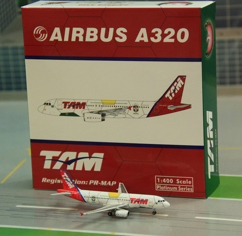 1:400 TAM A320