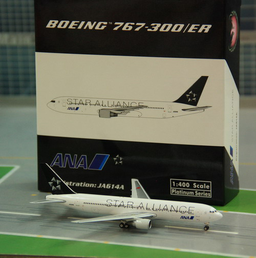 1:400 ANA B767-300ER