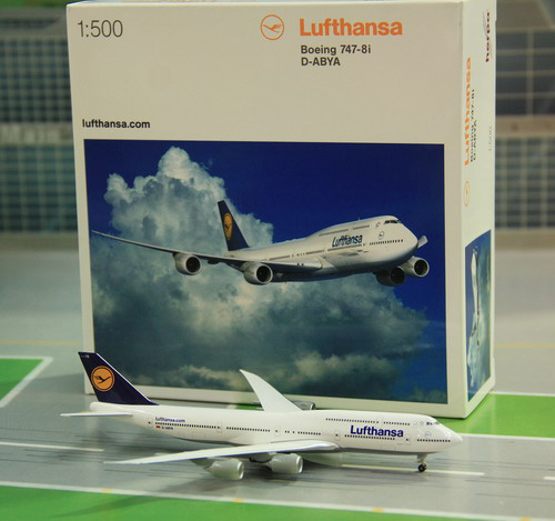 1:400 Lufthansa B-747-8i