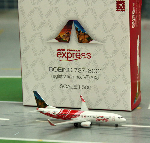 1:500 Air India Express B73 ...