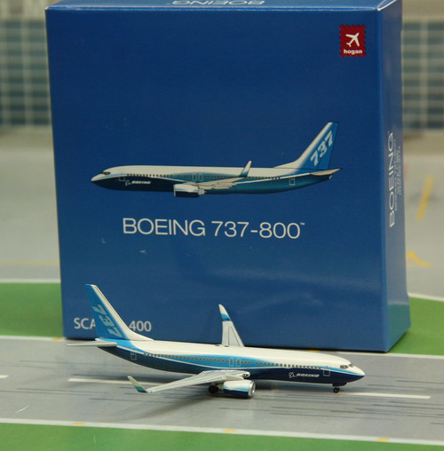 1:500 Boeing B737-800