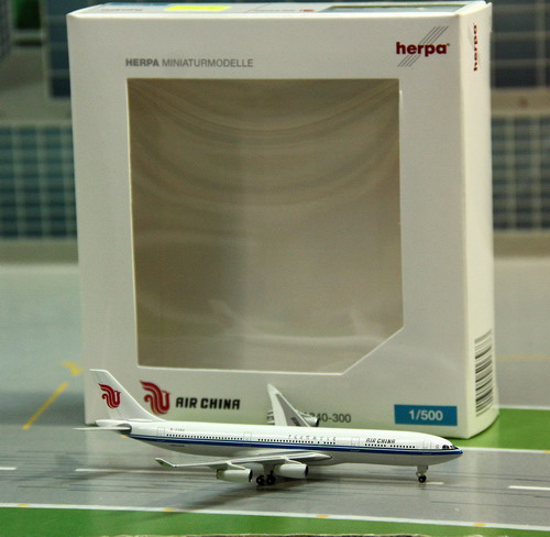 1:500 Air China A340-300