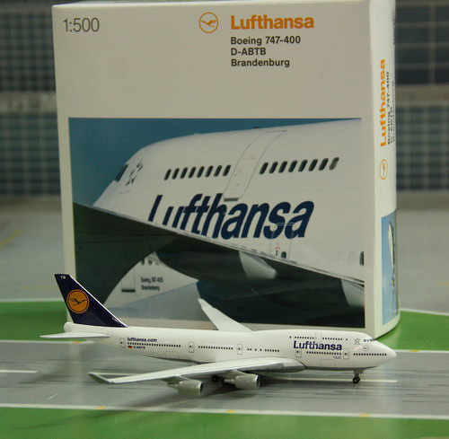 1:500 Lufthansa B747-400