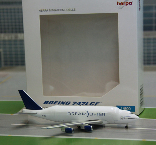 1:500 Dream Lifter B747LCF