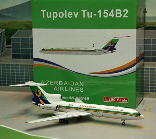 1:200 Azerbaijan Airlines T ...