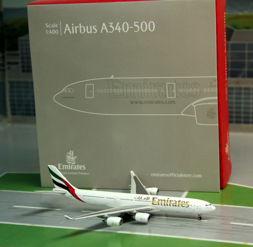 1:400 Emirates A340-500
