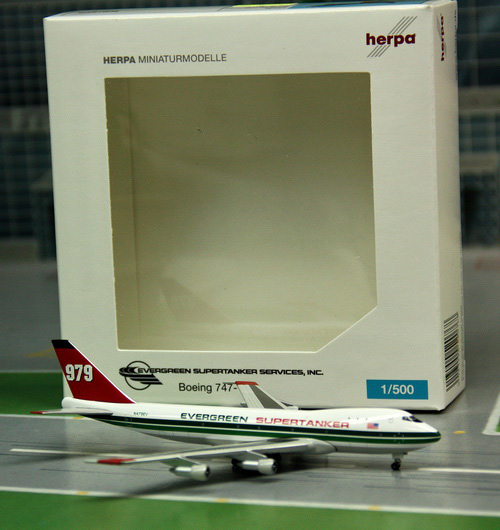 1:500 Evergreen B747-100
