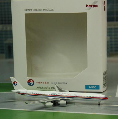 1:500 China Eastern A340-60 ...