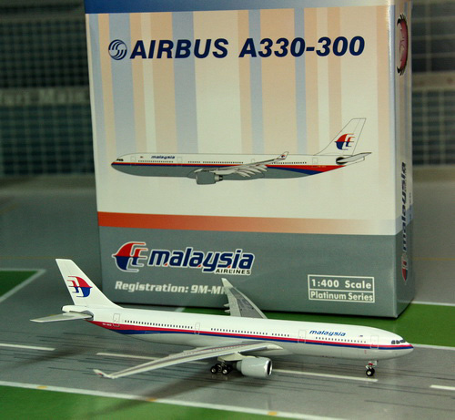 1:400 Malaysia Airlines A33 ...