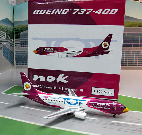 1:200 nok B737-400