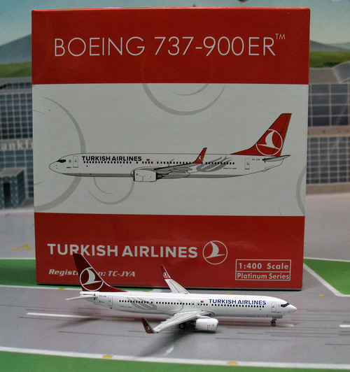 1:400 Turkish Airlines B737 ...