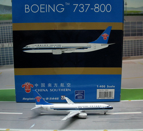 1:400 China Southern B737-8 ...
