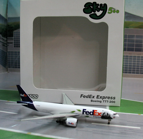 1:500 Federal Express B777- ...
