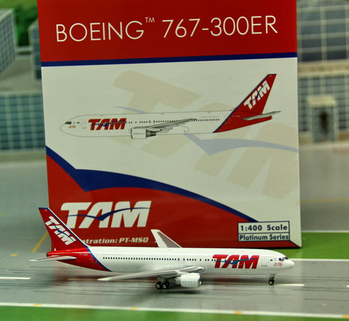 1:400 TAM B767-300ER