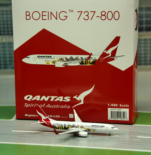 1:400 Qantas B737-800