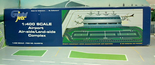 1:400 Airport Air-side / La ...