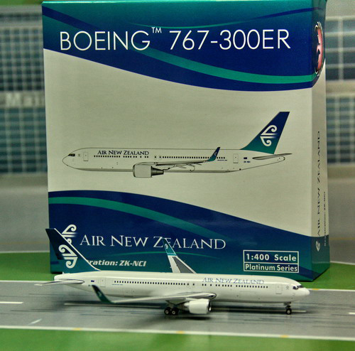 1:400 Air New Zealand B767- ...