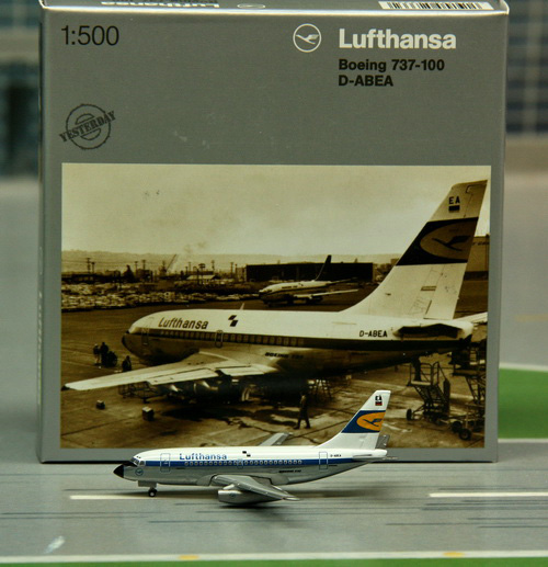 1:500 Lufthansa B737-100