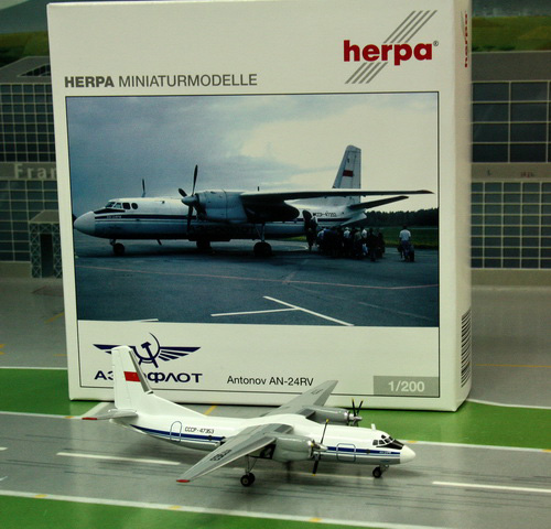 1:200 Aeroflot Antonov AN-2 ...