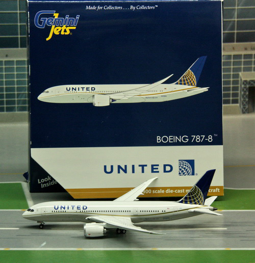 1:400 United B787-8