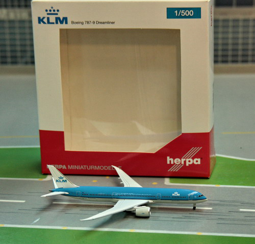 1:500 KLM B787-9