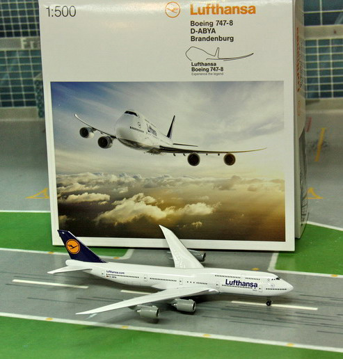1:500 Lufthansa B747-8