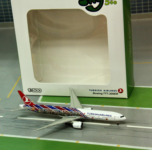 1:500 Turkish Airlines B777 ...