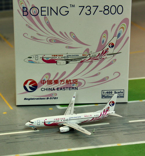 1:400 China Eastern B737-80 ...