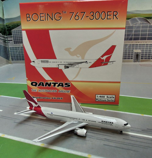 1:400 Qantas B767-300ER