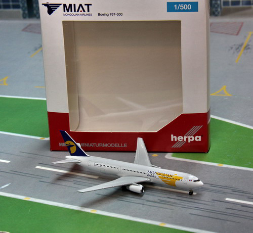 1:500 Mongolian Airlines B7 ...