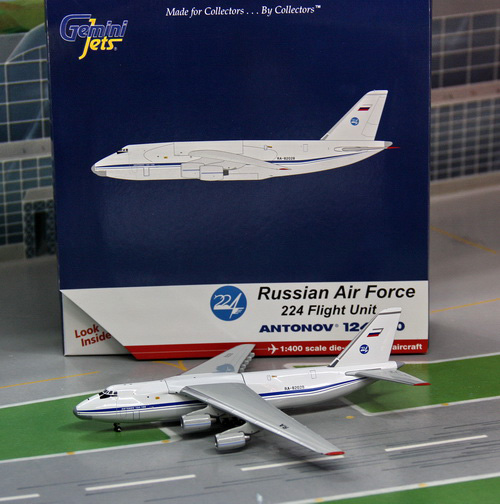 1:400 Russian Air Force AN- ...