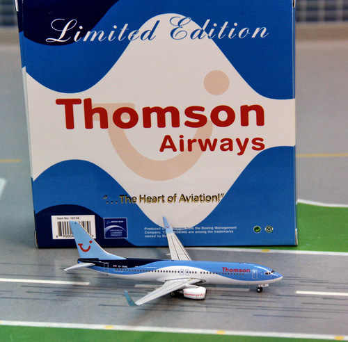 1:400 Thomson Airways B737- ...