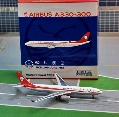 1:400 Si Chuan Airlines A33 ...