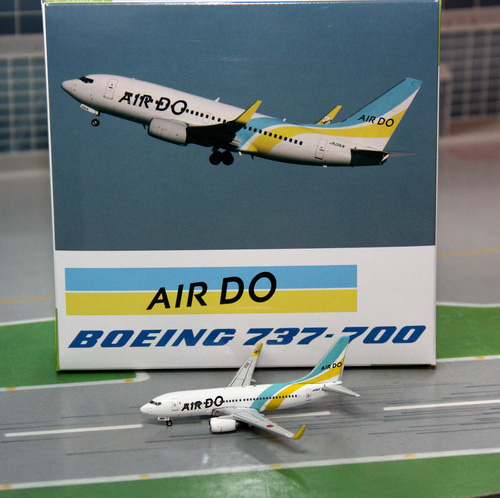 1:400 Air Do B737-700