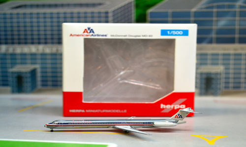 1:500 American Airlines MD- ...