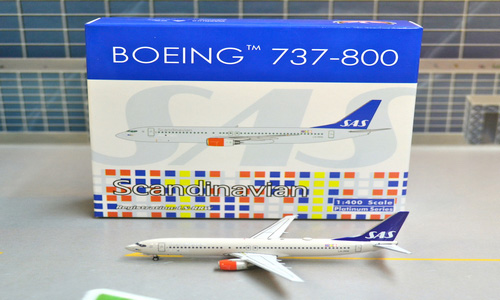 1:400 Scandinavian B737-800