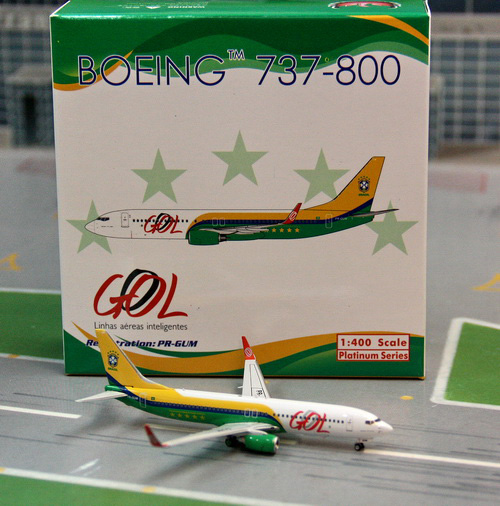 1:400 GOL B737-800