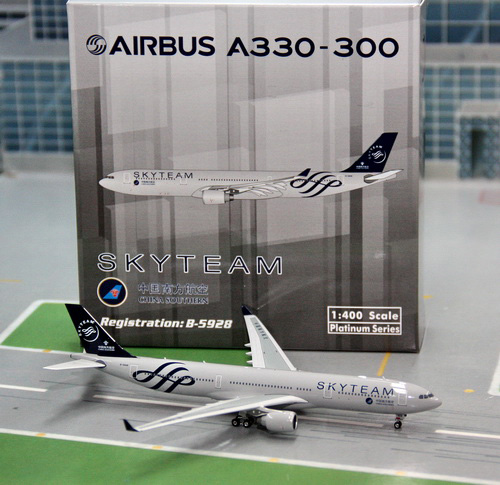 1:400 China Southern A330-3 ...