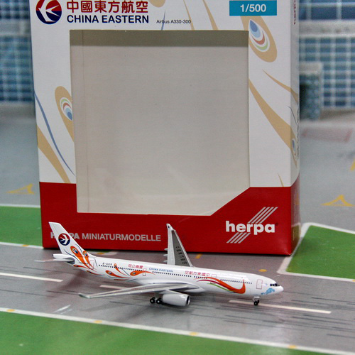 1:500 China Eastern A330-30 ...