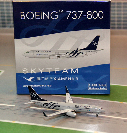 1:400 Xiamen Airlines B737- ...