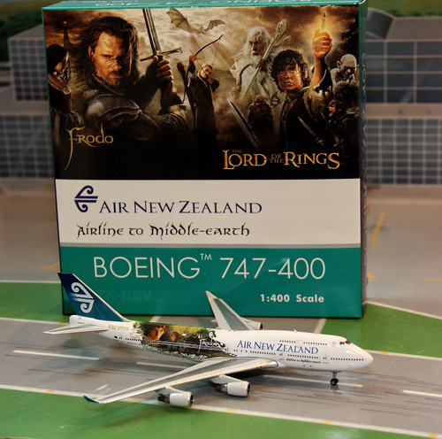 1:400 Air New Zealand B747- ...