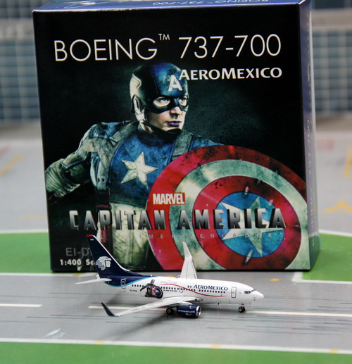 1:400 AeroMexico B737-700