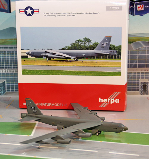 1:200 Stratofortress 23rd B ...