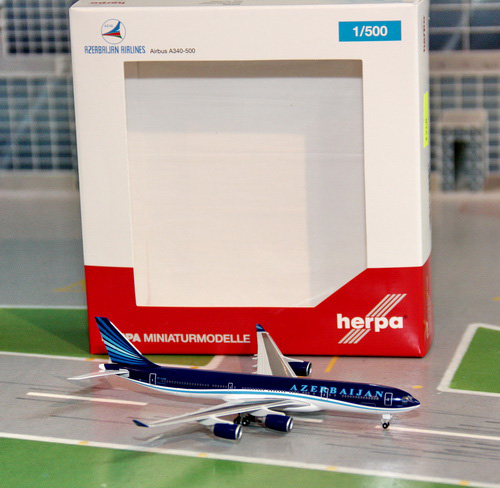 1:500 Azerbaijan Airlines A ...